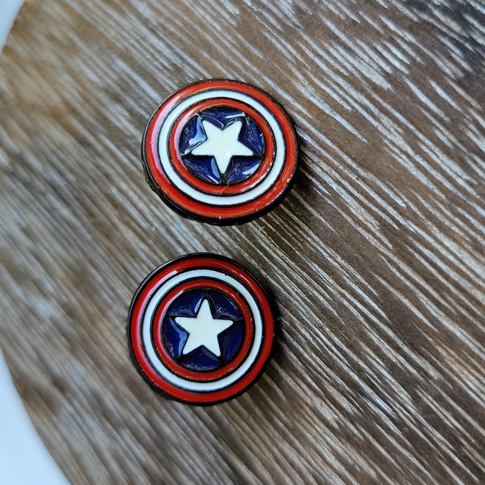 Captain America Iconic Shield Stud Earrings, Marvel Comics, Unisex - Picture 5 of 6